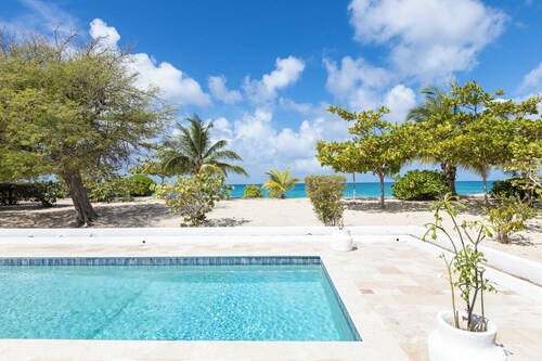 Blue Horizon Beach Bungalow