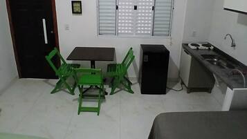 1 quarto, Wi-Fi de cortesia, roupa de cama