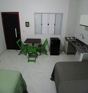 1 quarto, Wi-Fi de cortesia, roupa de cama