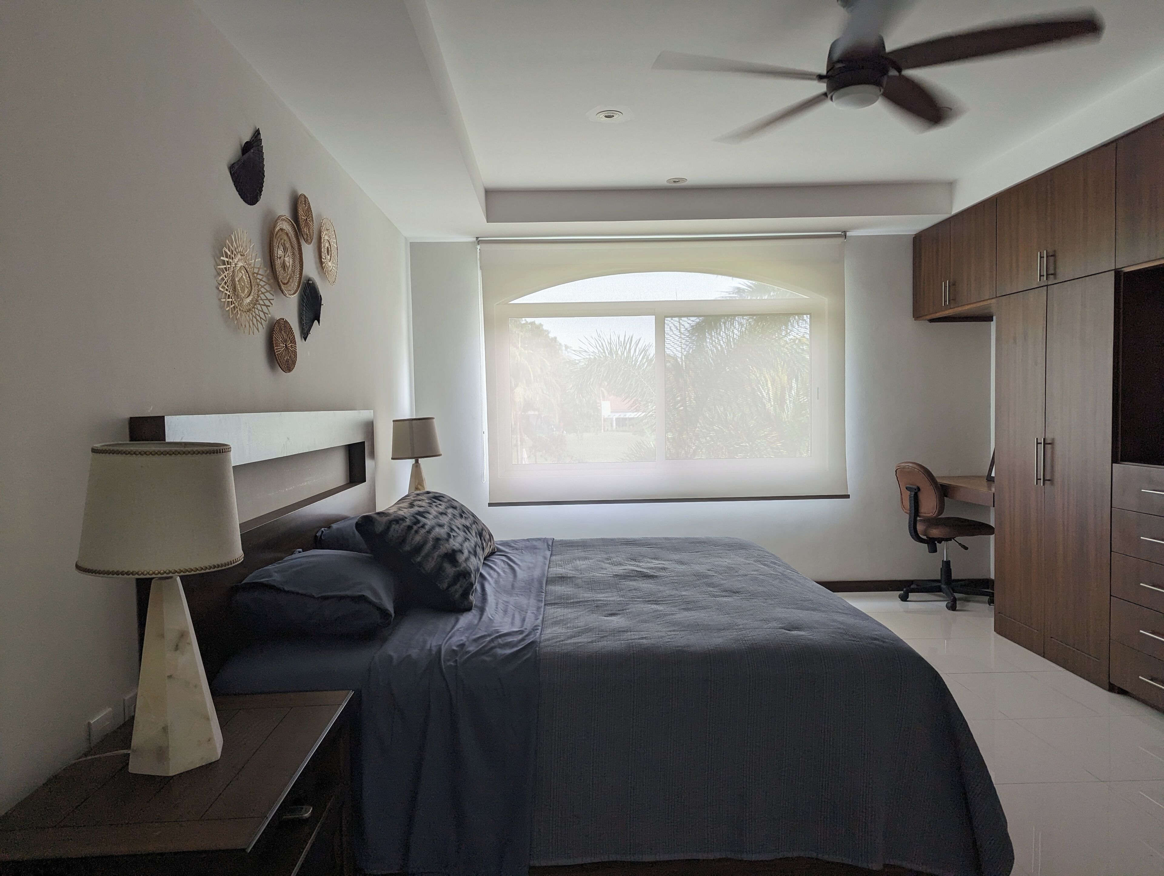 2 habitaciones, escritorio, tabla de planchar con plancha y wifi 