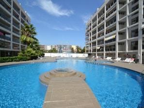 Pool - Global Michelangelo - By Global Rental Holidays 8207 (Salou)
