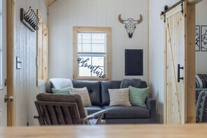 Smart TV - Hill Side Suite (Little Valley)