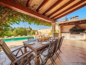 Villa, 5 Bedrooms | Tempat makan luar