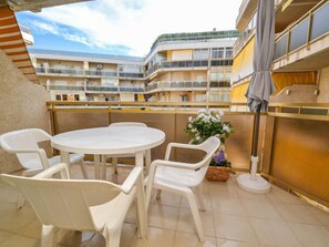 Maison, 2 chambres, terrasse | Restauration en plein air