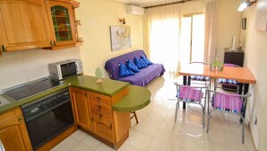 House, 2 Bedrooms, Terrace | Interior - Global Barcelona 1 - By Global Rental Holidays 8973 (Salou)