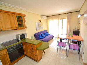 House, 2 Bedrooms, Terrace | Interior