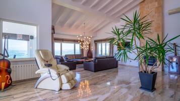 Villa, 4 Bedrooms, Terrace | Interior