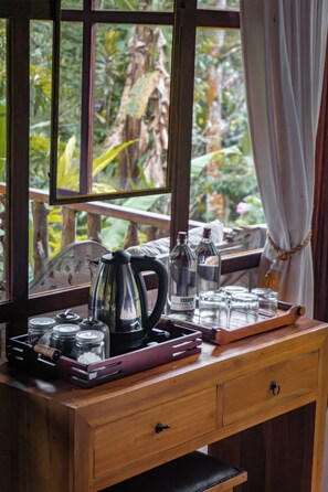 Family Room | Coffee and/or coffee maker