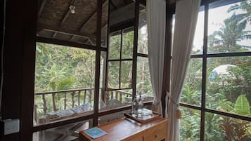 Family Room | Free WiFi