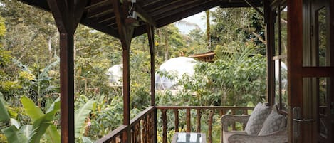 Habitación doble Deluxe, vista al jardín | Wifi gratis