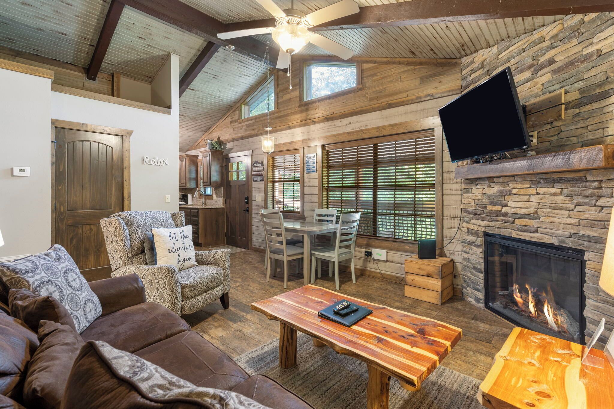 Smart-TV, Kamin, DVD-Player