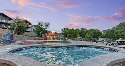 Cozy lakeside Cabin, Minutes to Silver Dollar City! Resort Perks & TICKET DEALS!
