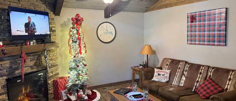 Una Smart TV, una chimenea