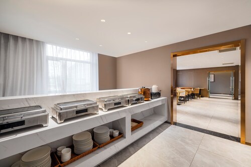 Jingbao Ruijia Hotel 