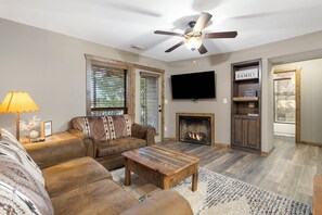 Smart-TV, Kamin, DVD-Player