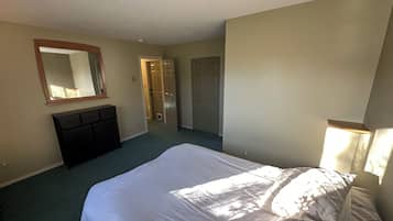 1 chambre, coffres-forts dans les chambres, fer et planche Ă  repasser