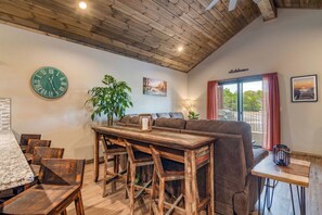 Interior - 6 BD, Lake Home, Free Tickets, Resort Perks, Hot Tub! (Branson)