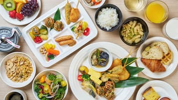 Daily buffet breakfast (JPY 1800 per person)