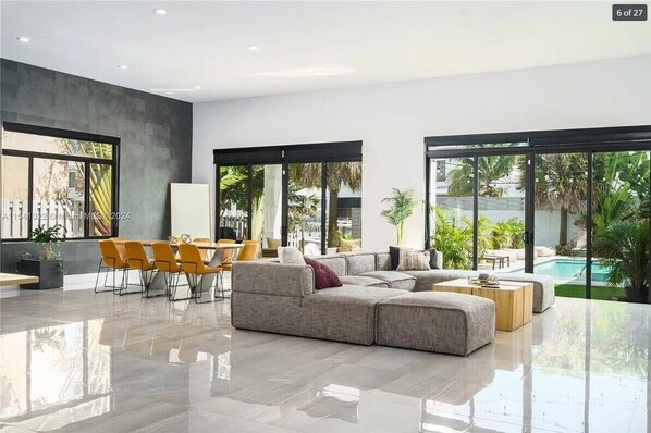 Interior - Glamorous Waterfront Canal Home w/ Pvt Dock & Pool (Fort Lauderdale)