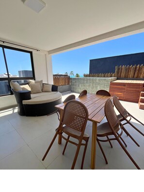 Villa | Outdoor dining