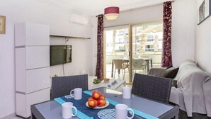 House, 2 Bedrooms, Terrace | Dining - Global Jardines Family 205 8859 (Salou)