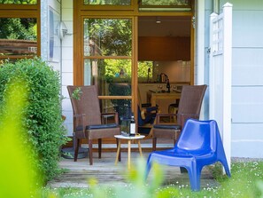 Unclassified image, 2 of 11, button