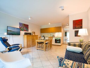 Unclassified image, 5 of 11, button