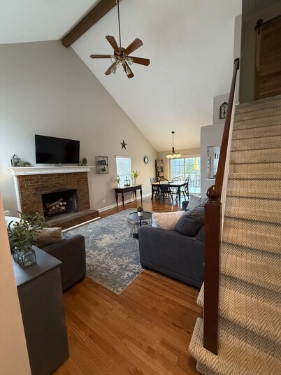 NEW LISTING! Home with a POOL, PARK, and close to Arrowhead & Kauffman!