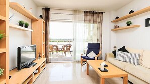 House, 4 Bedrooms, Terrace | Living area