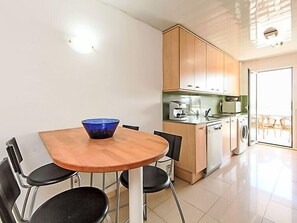 Casa, 4 habitaciones, Terraza | Restaurantes