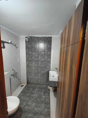 Bathroom - Hotel Shyam villa (Indore)