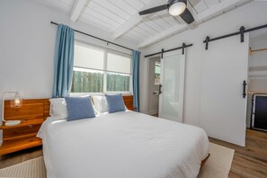 4 chambres, fer et planche à repasser, lit de bébé portatif, Wi-Fi