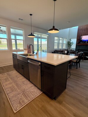 Interior - Desert Hideaway • Golf & Mountain Backdrop (Indio)