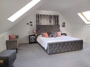 4 chambres, bureau, fer et planche à repasser, Wi-Fi