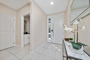 Interior - Cozy 4BD Retreat with Pool and BBQ Near Disney Magic (Kissimmee)