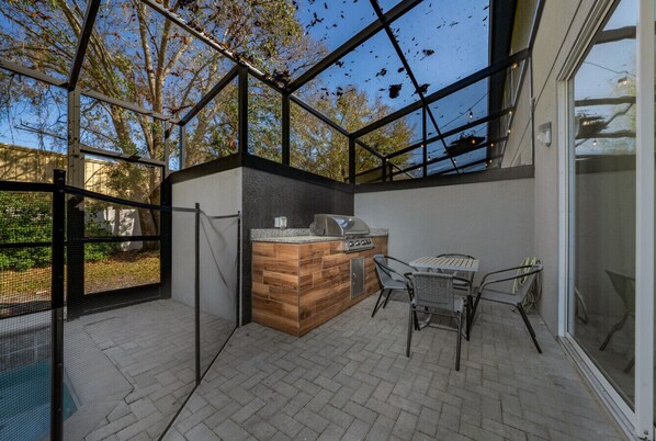 屋外ダイニングエリア