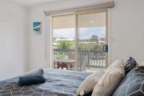 4 chambres, fer et planche à repasser, Wi-Fi gratuit, draps fournis