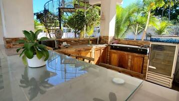 屋外ダイニングエリア