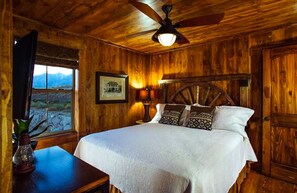 2 slaapkamers, een kluis op de kamer, een strijkplank/strijkijzer