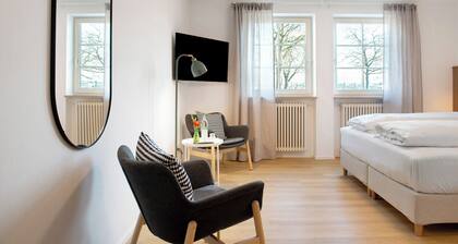 Zimmer 'Konstanz' mit gemeinsamer Terrasse, gemeinsamem Garten und Wi-Fi