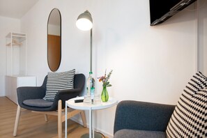 Télévision, table de tennis de table