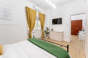 1 chambre, fer et planche Ă repasser, lit parapluie, Wi-Fi
