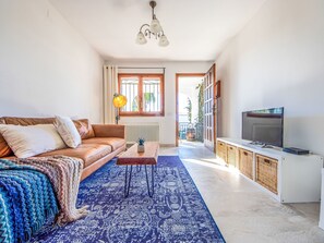 TV - La Unica by Interhome (Creixell)