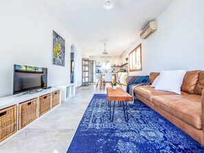 TV - La Unica by Interhome (Creixell)