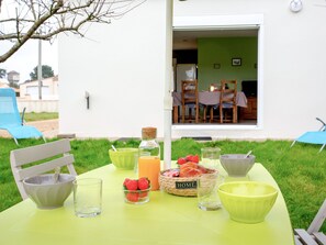 Outdoor dining - Le Chant des Sables by Interhome (Les Moutiers-en-Retz)