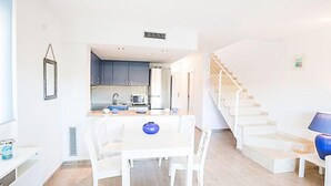 Dining - Global Michele - By Global Rental Holidays 6601 (L'Escala)