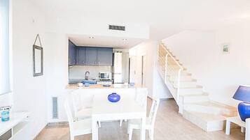 House, 4 Bedrooms, Terrace | Dining