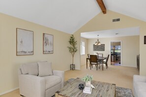 スマートテレビ、暖炉