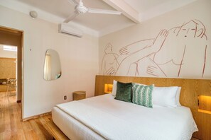 Tabla de planchar con plancha, wifi, ropa de cama