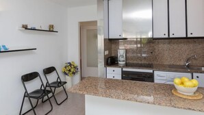 Hus - 3 soveværelser - terrasse | Privat køkken